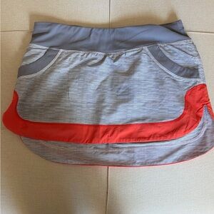 lululemon athletica Striped Gray/White Coral trim Skort Size 6